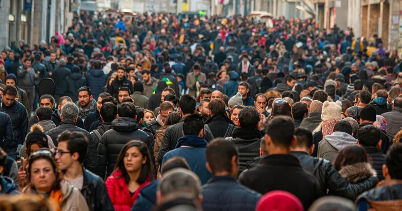 Bu yıl 1 trilyon dolar kazanması öngörülen tütün şirketleri, satış taktikleriyle gençleri hedef alıyor Haberler Sağlık Haberleri