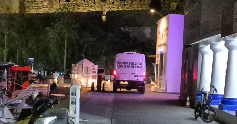 Bodrum da Ağırlıkla Denize Atlayan Adam Hayatını Kaybetti