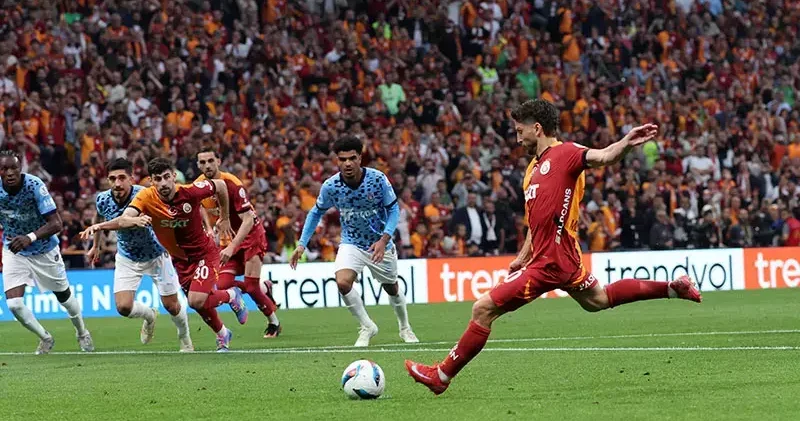 Galatasaray Başakşehir FK: 2 0