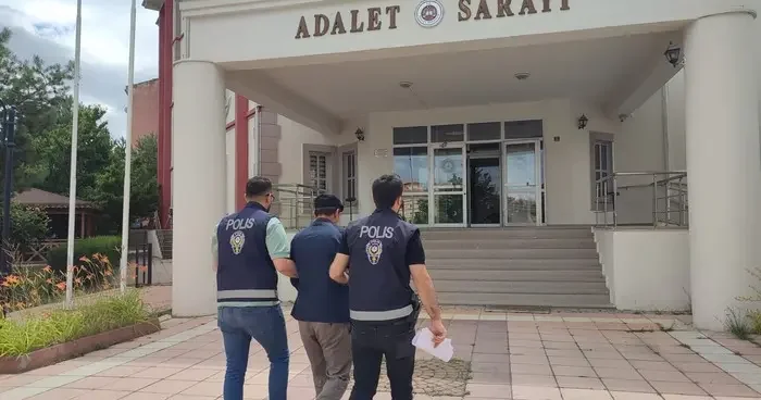 11 yıl hapis cezasıyla aranıyordu! Polis tarafından yakalandı