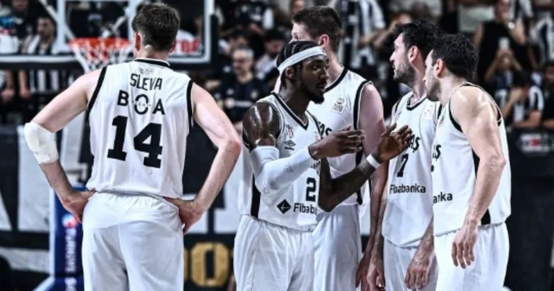 Beşiktaş ta yaprak dökümü Sözcü Gazetesi