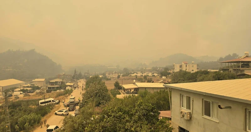 Hatay daki yangın yerleşim yerine sıçradı