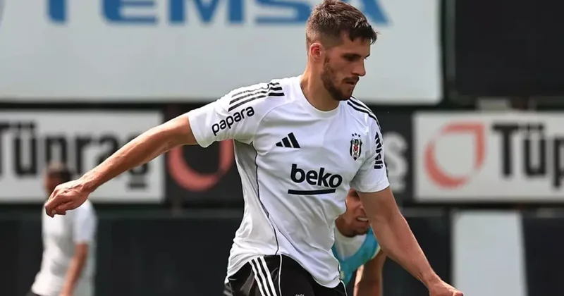 Beşiktaş ın yeni transferi ilk idmanına çıktı
