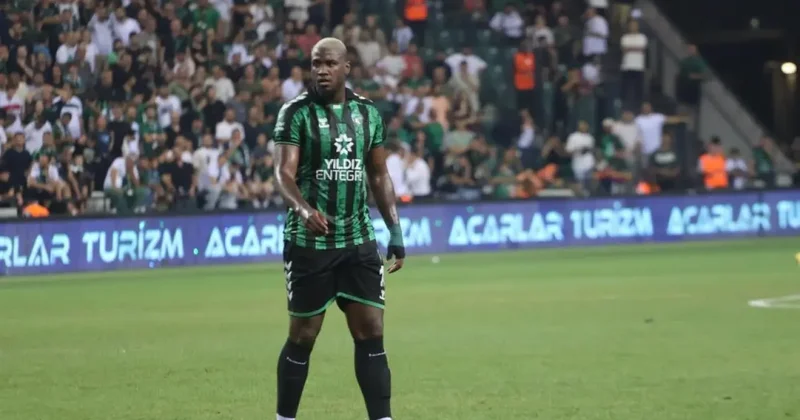 Kocaelispor da ayrılık rüzgarı! Golcü ismin sözleşmesi feshedildi