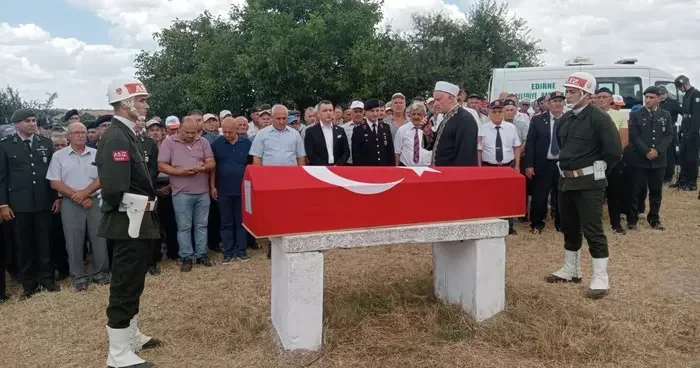 Kıbrıs Gazisi Ahmet Ada, Edirne de son yolculuğuna uğurlandı