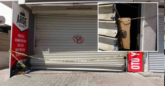 Mersin de korkunç olay: Çocuklarına ulaşamayan aile oto yıkama dükkanına gidince çalışır arabada 3 genci ve bir köpeği ölü olarak buldu Mersin Haberleri