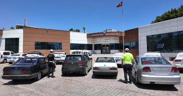 Trafiği kapatıp drift atan sürücülere 52 bin TL ceza Mersin Haberleri