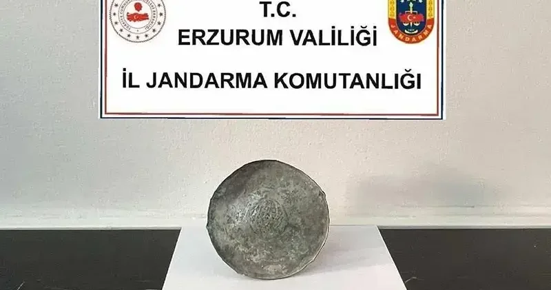 Piknik yaparken arazide Bizans dönemine ait disk buldu