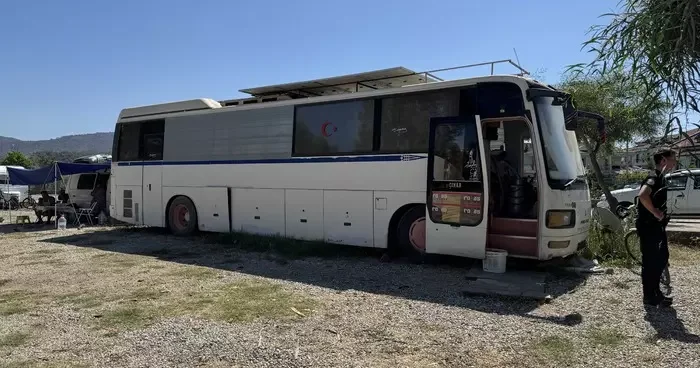 Yaşadığı otobüste ölü bulundu