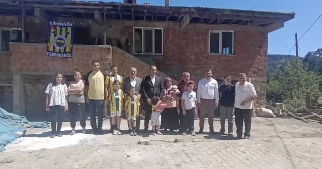 Kaymakam ve belediye başkanından 13 üncü çocukları dünyaya gelen çifte ziyaret Bartın Haberleri