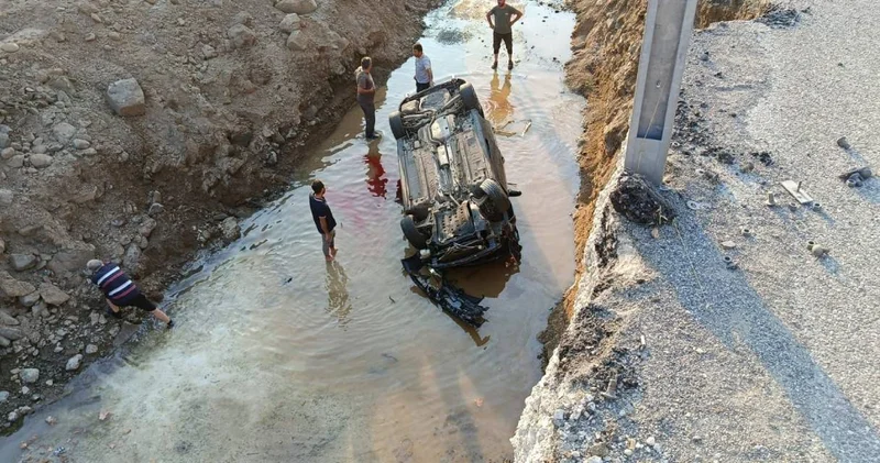 Bir aile parçalandı: Dereye uçan otomobilde baba ve küçük oğlu hayatını kaybetti