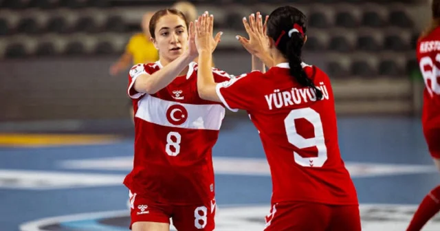 Türkiye 17 Yaş Altı Kız Milli Hentbol Takımı İsveç e mağlup Salon Sporları Haberleri