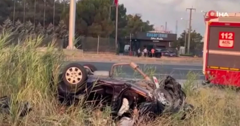 Tekirdağ da feci kaza! Otomobil menfeze çarpıp takla attı: 2 genç hayatını kaybetti