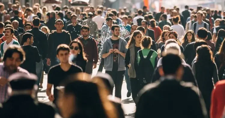TÜİK açıkladı Türkiye deki yaşam süresi belli oldu... Kadın ile erkekler arasında bakın kaç yıl var