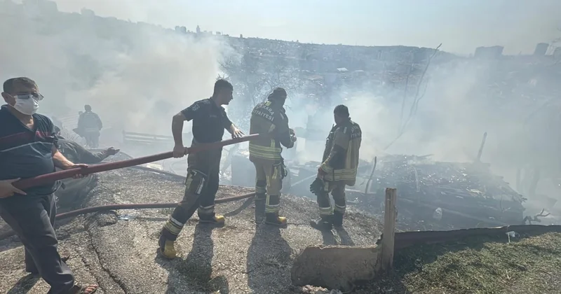 Otluk alandaki yangın evlere sıçradı; 8 gecekondu kül oldu Sözcü Gazetesi