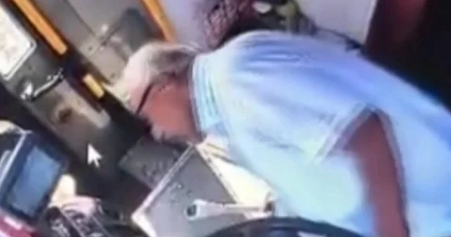 Gaziantep’te yürekleri ağza getiren anlar: Otobüs şoförü kalp krizi geçirdi kazayı yolcu önledi VİDEO İZLE