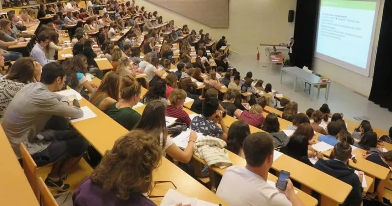 Vakıf üniversiteleri ücretleri 1,5 milyonu aştı