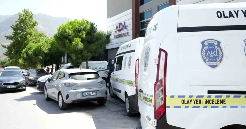 Denizli de polis memuru kaldığı apartta intihar etti