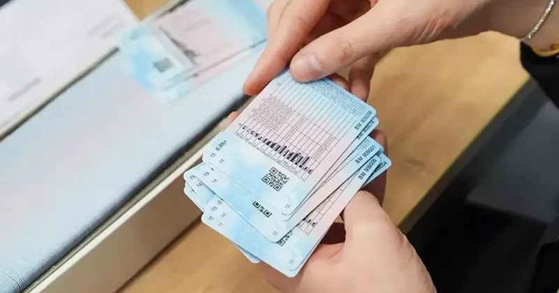 Ehliyet yenileme harcı cep yakacak! Büyük zam öncesi Nüfus Müdürlüğü nde kuyruklar oluştu