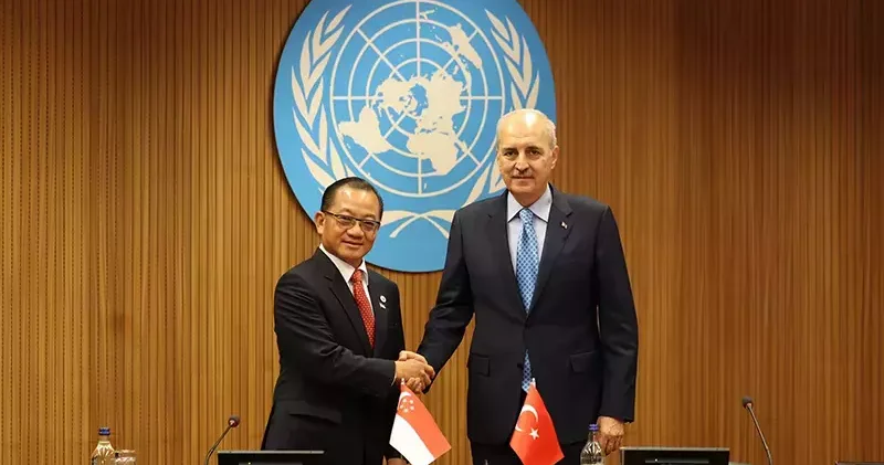 TBMM Başkanı Kurtulmuş, Singapur Parlamento Başkanı Peng ile bir araya geldi