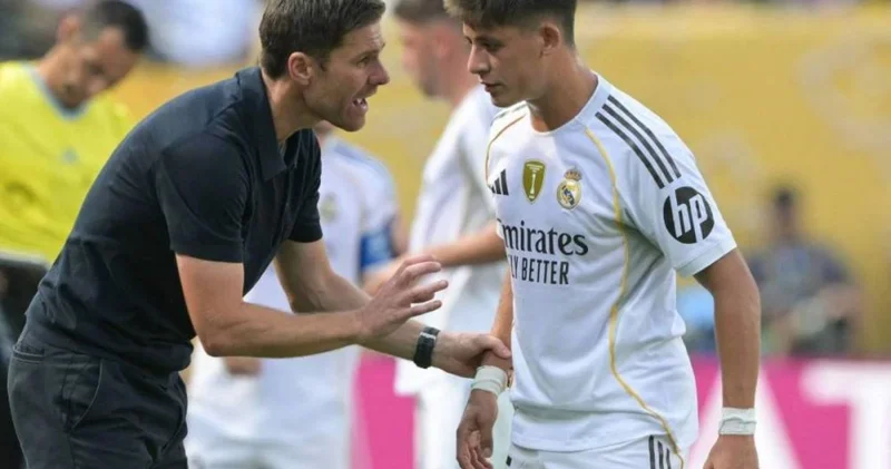 Florentino Perez ile Xabi Alonso arasında gizli görüşme: Gündemlerinde Arda Güler vardı