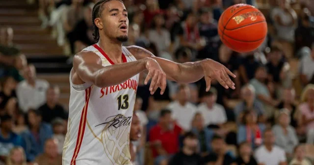 Anadolu Efes e genç pivot Basketbol Haberleri
