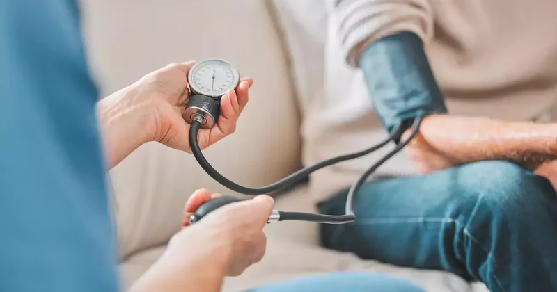 Hipertansiyon hastalarına yaz aylarında sağlıklı yaşam uyarısı