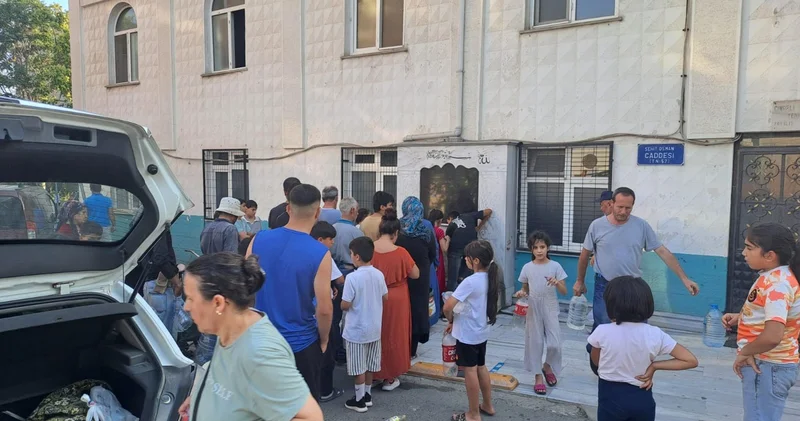 Tekirdağ da su krizi derinleşiyor: Vatandaşlar tanker ve çeşme önlerinde kuyrukta