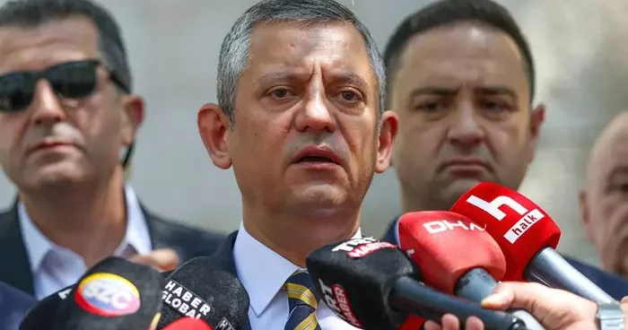 Son dakika CHP Genel Başkanı Özgür Özel komisyon kararını açıkladı! 10 arkadaşımızı yarın bildireceğiz