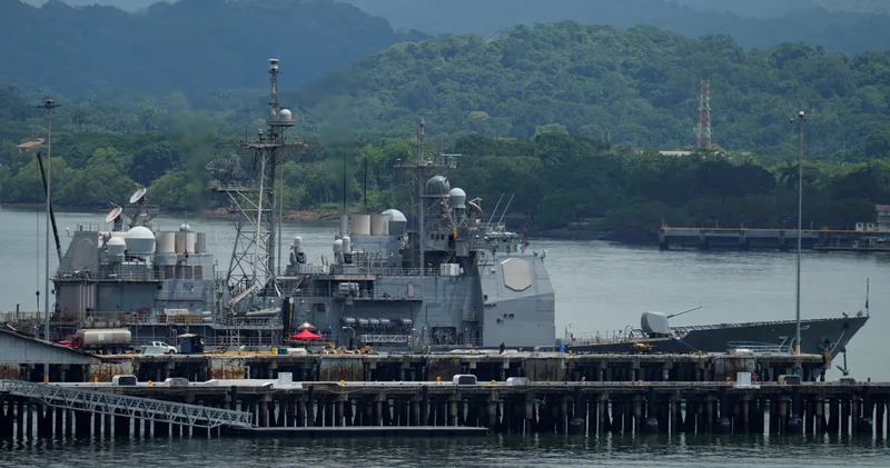 Venezuela ABD gerilimi artıyor... Bir Amerikan savaş gemisi daha Panama Kanalı nı geçti