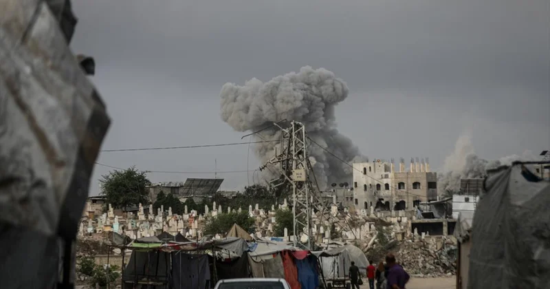 Soykırımcı İsrail Gazze de fırın çevresini bombaladı: 11 kişi hayatını kaybetti