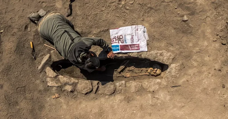 Çatalhöyük te 9 bin yıllık sır çözülüyor! Ölüler evi bulundu