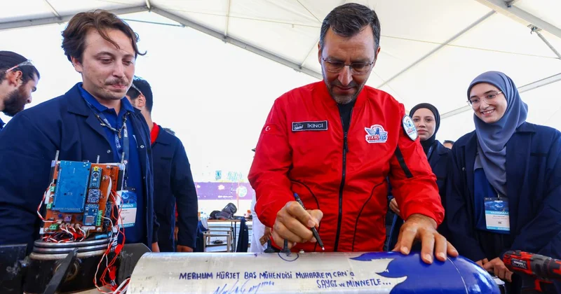 Roketsan, TEKNOFEST te Mavi Vatan ın geleceğini gençlerle inşa ediyor