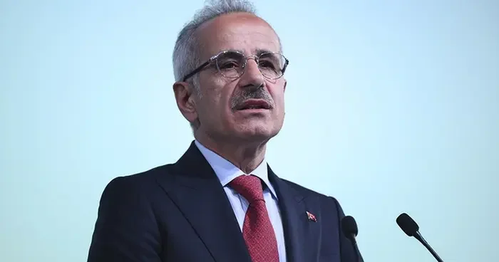 Demiryollarında güneş enerjisi dönemi! Ulaştırma ve Altyapı Bakanı Abdulkadir Uraloğlu duyurdu