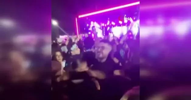 Ünlü müzik grubunun konserinde tokatlı saldırı! Bir anda ortalık karıştı