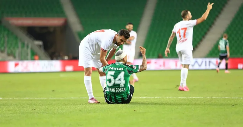 Sakarya evinde dağıldı, neye uğradıklarını şaşırdılar: 5 gol var