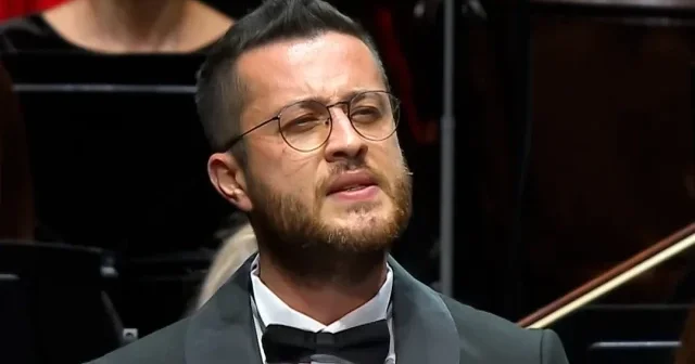 30 Ağustos Zafer Bayramı Özel Konseri nde söylenen ‘Sarı Gelin’ türküsü kulakların pasını sildi VİDEO İZLE
