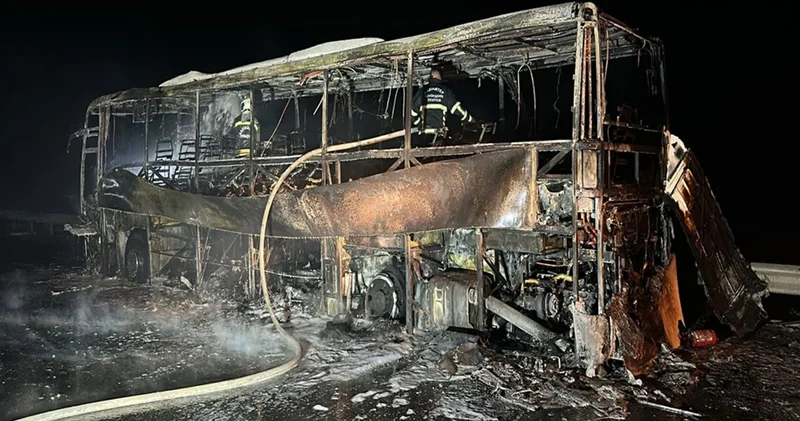 Gaziantep te seyir halindeki yolcu otobüsü yandı