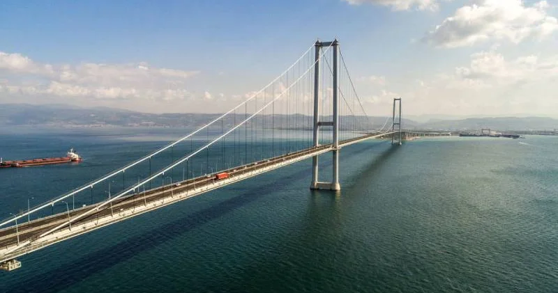 Osmangazi Köprüsü nün altından 64 metre ve üzeri deniz araçları geçemeyecek