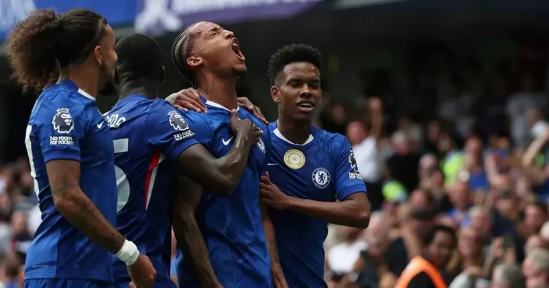 Chelsea nin golcüsü yazmaya devam ediyor! Derbide 3 puanı kaptılar