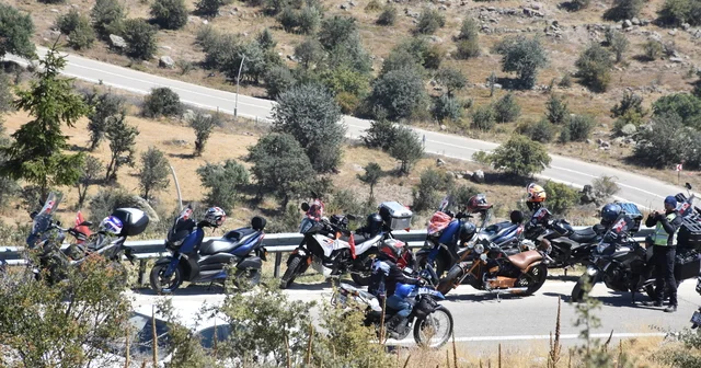Afyonkarahisar da bin motosiklet gönüllüsü Süvarinin izinden etkinliği için buluştu Afyonkarahisar Haberleri