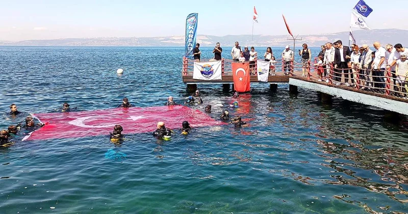 Büyük zaferi denizde kutladılar