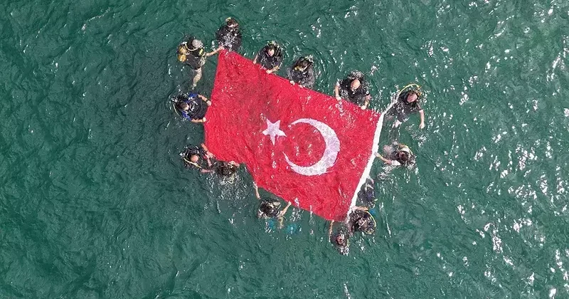 Engelliler, 30 Ağustos Zafer Bayramı için su altı dalışı yaptı
