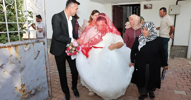 Kahramanmaraş ta engelli bireyin gelinlik giyme hayali gerçek oldu Kahramanmaraş Haberleri