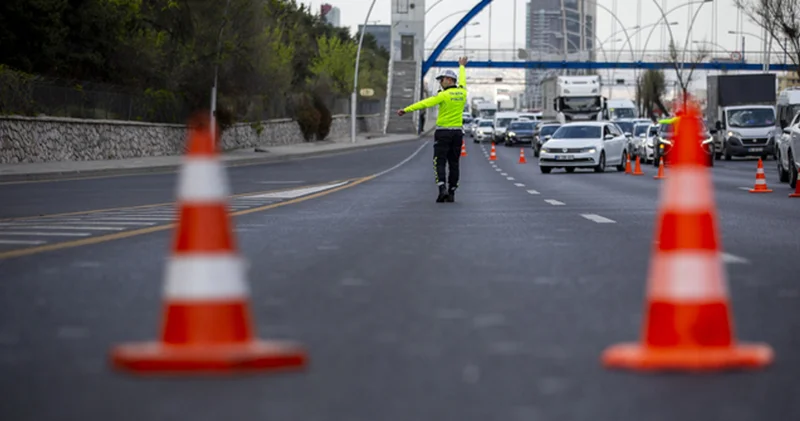 30 AĞUSTOS TRAFİĞE KAPALI YOLLAR LİSTESİ 2025: 30 Ağustos Zafer Bayramı bugün Ankara ve İstanbul da hangi yollar trafiğe kapalı, alternatif güzergahlar nereler?