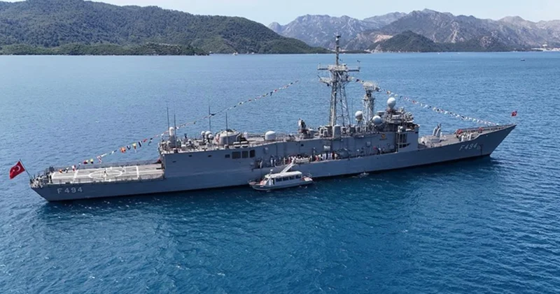 Muğla da Deniz Kuvvetleri gemisi ile Sahil Güvenlik botları ziyarete açıldı