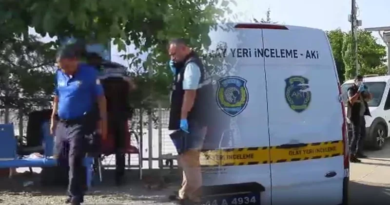 Tartıştığı kişiyi vurmak isterken kendini yaraladı!