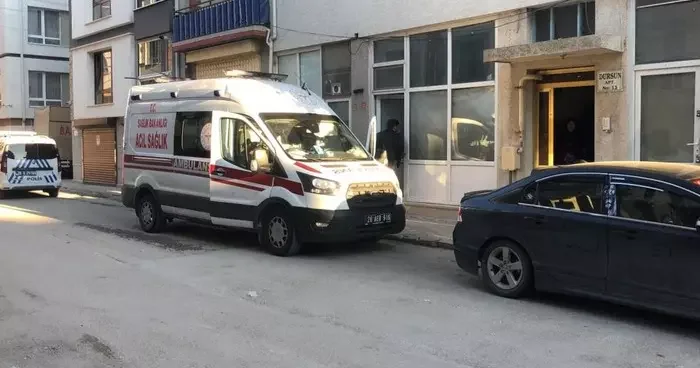 Yaşlı adam boş dükkanda ölü bulundu