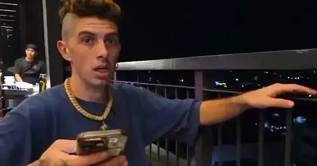 İngiliz yayıncı canlı yayında 7 lik depreme yakalandı VİDEO İZLE