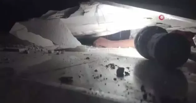 Endonezya da feci olay... Yatılı okul çöktü! En az 3 ölü!